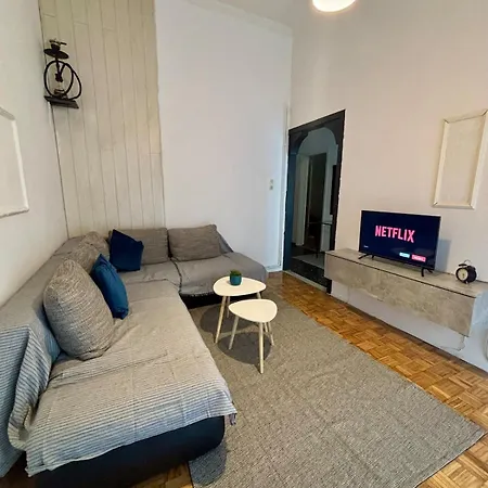 Netflix Balcony * Serres
